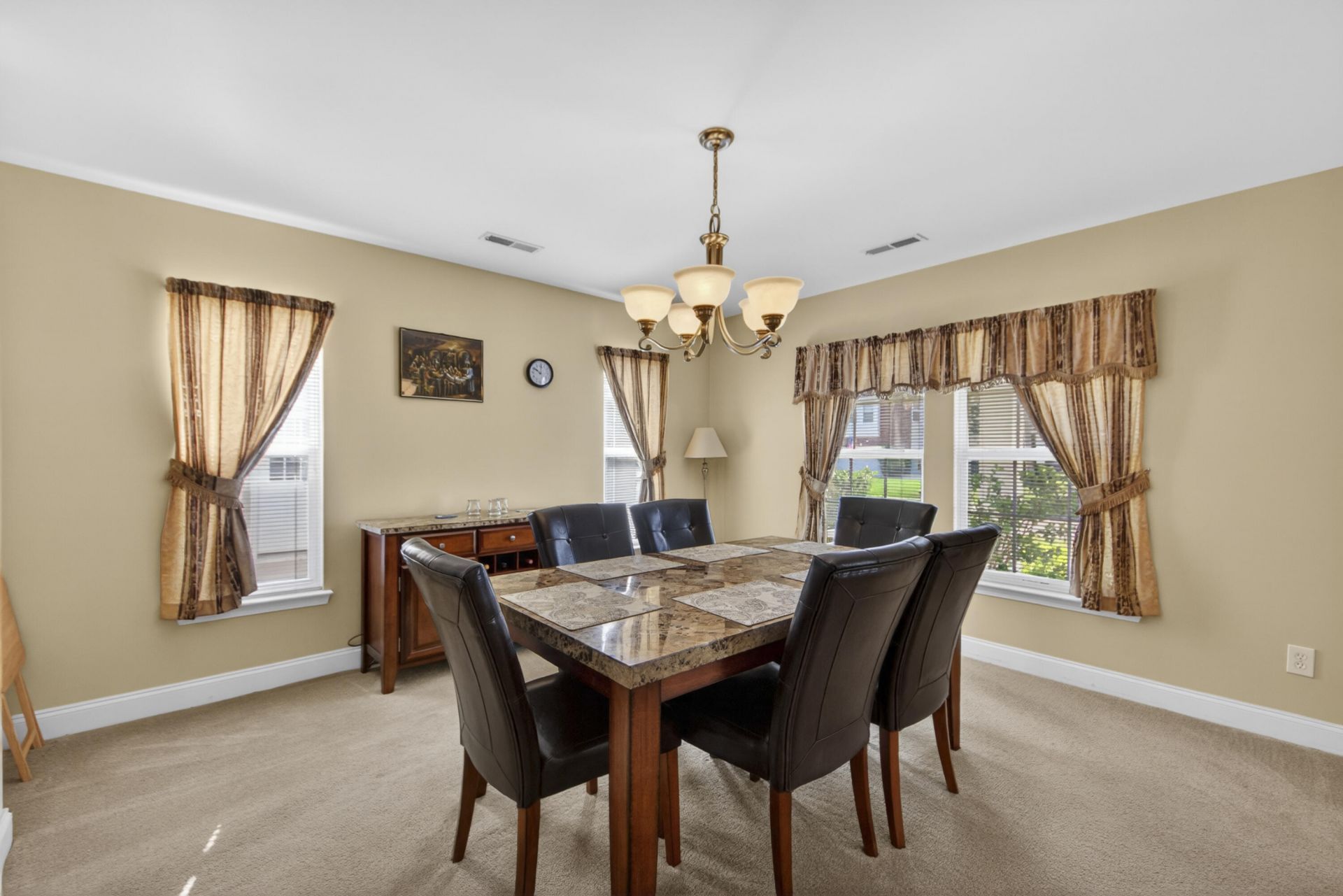 414 Glenmore Drive Photo 9
