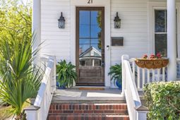 21 Cleveland Street photo 4