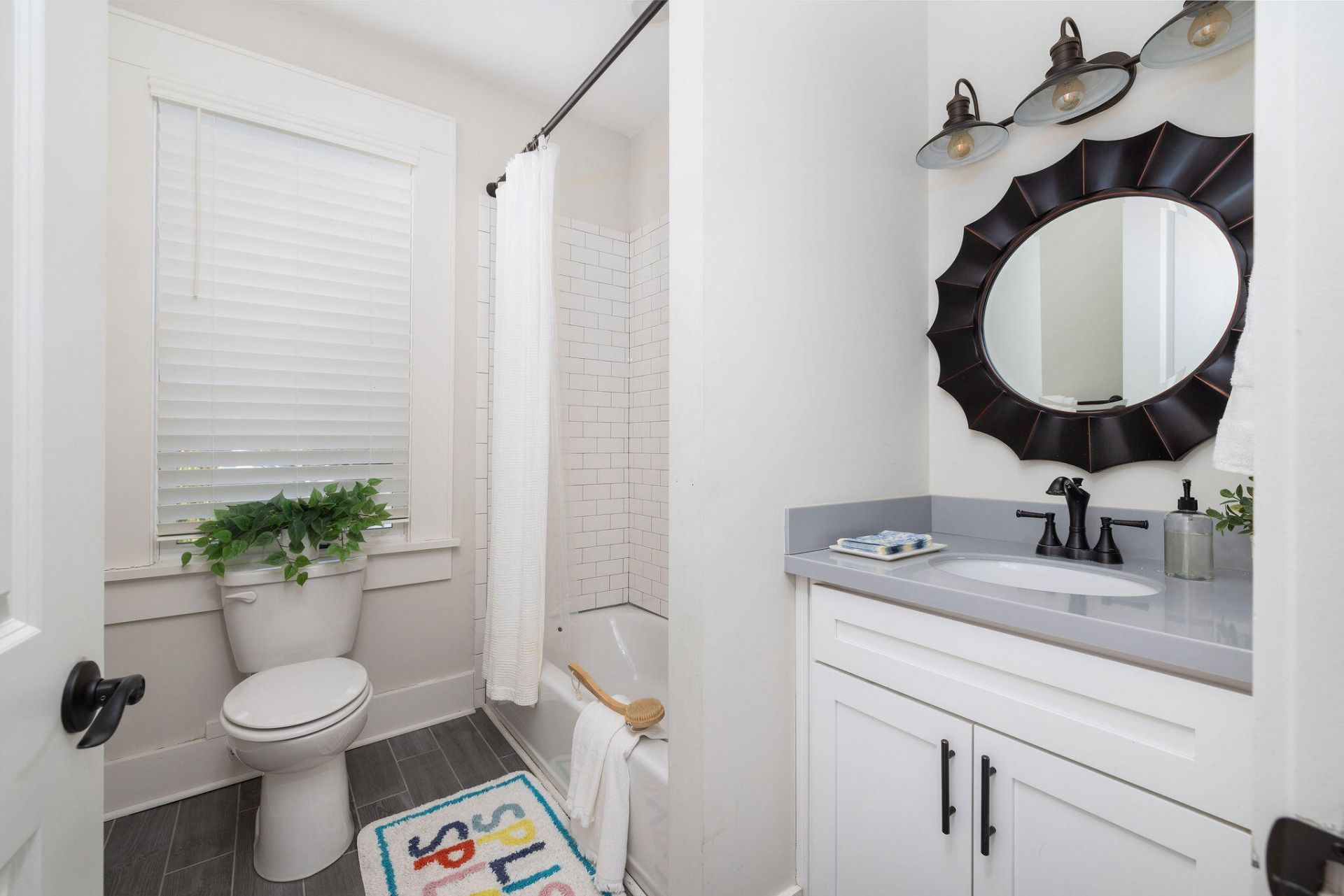 21 Cleveland Street Photo 40