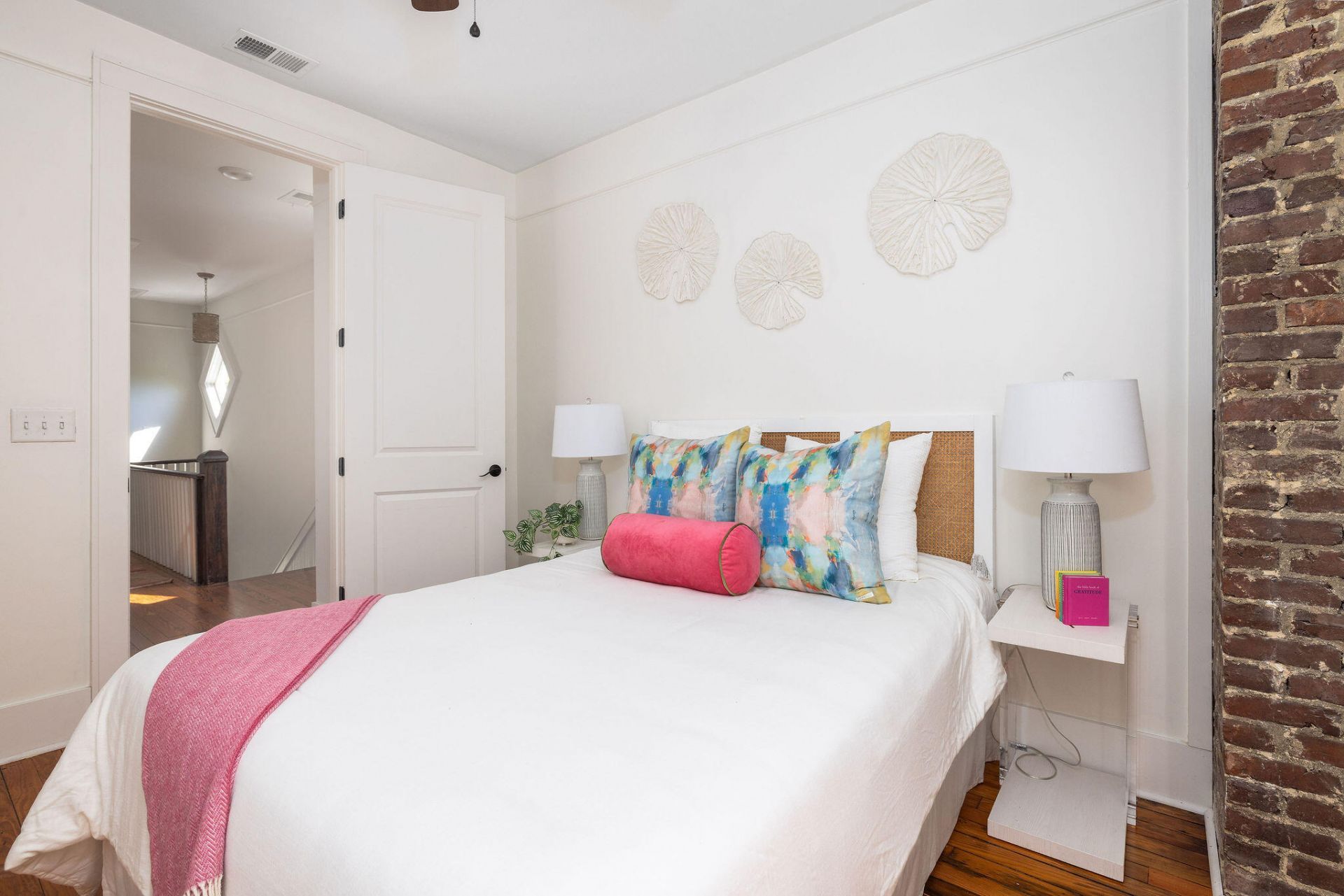 21 Cleveland Street Photo 43