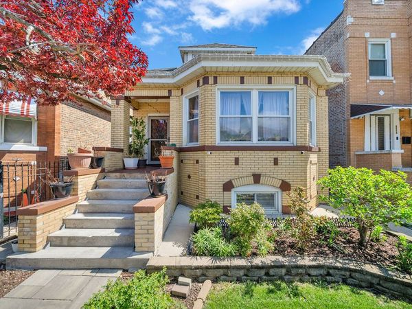 5551 S Albany Avenue, Chicago, IL 60629