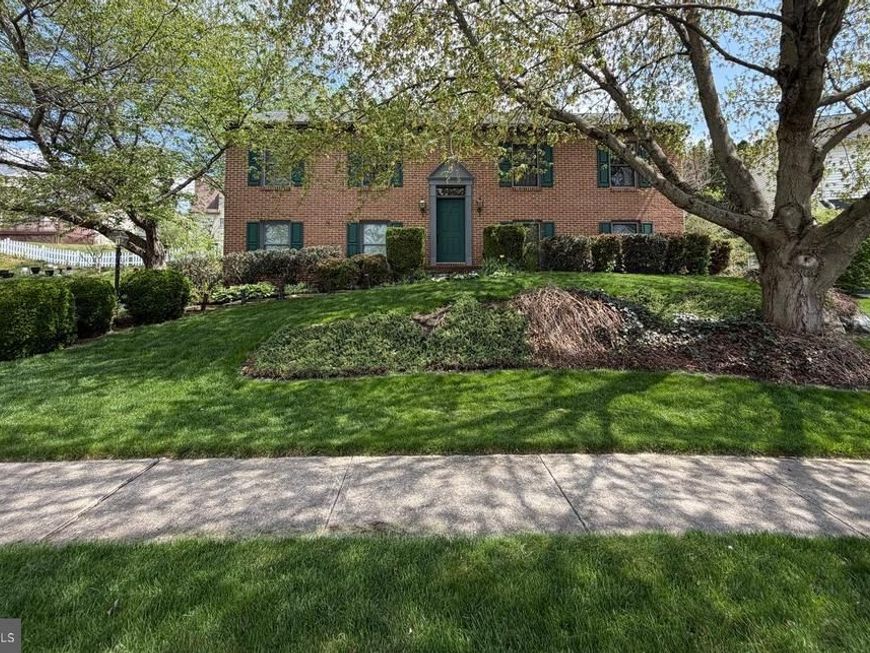 917 Chowning Drive , Hummelstown, PA 17036 Main Photo