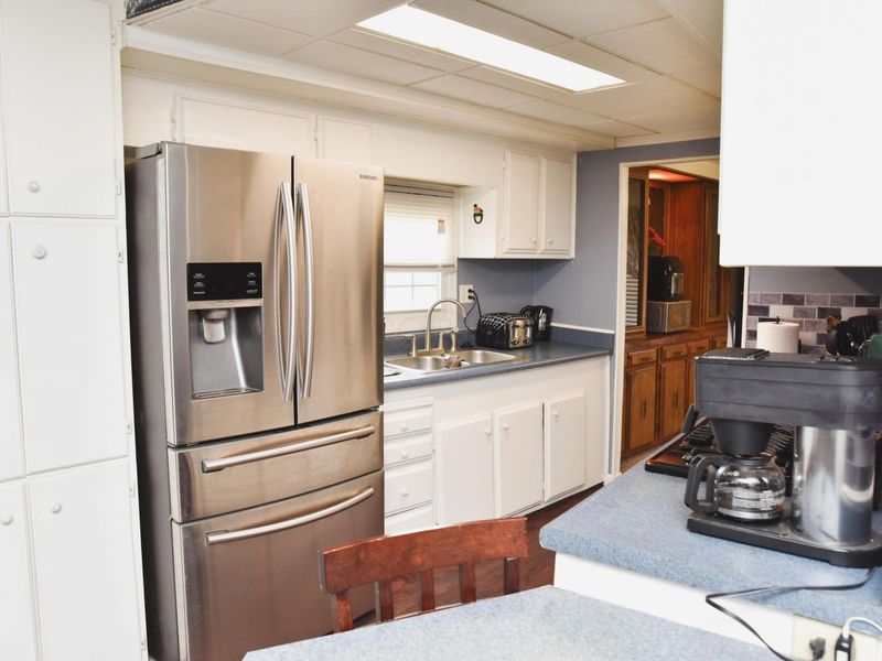 696 Riviera Court , Columbus, OH 43207 Photo 10