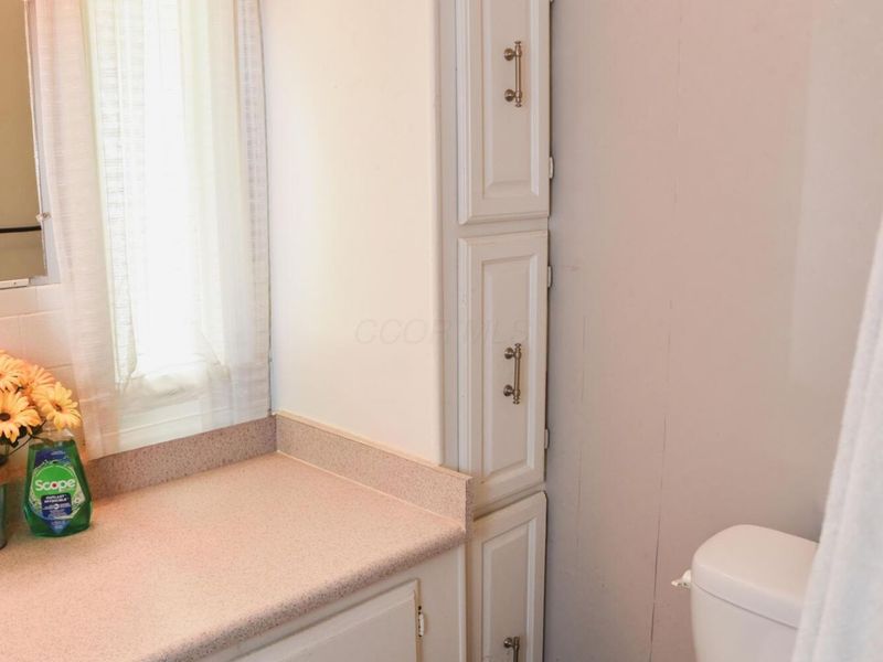 696 Riviera Court , Columbus, OH 43207 Photo 19