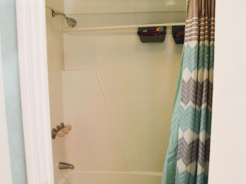 696 Riviera Court , Columbus, OH 43207 Photo 31