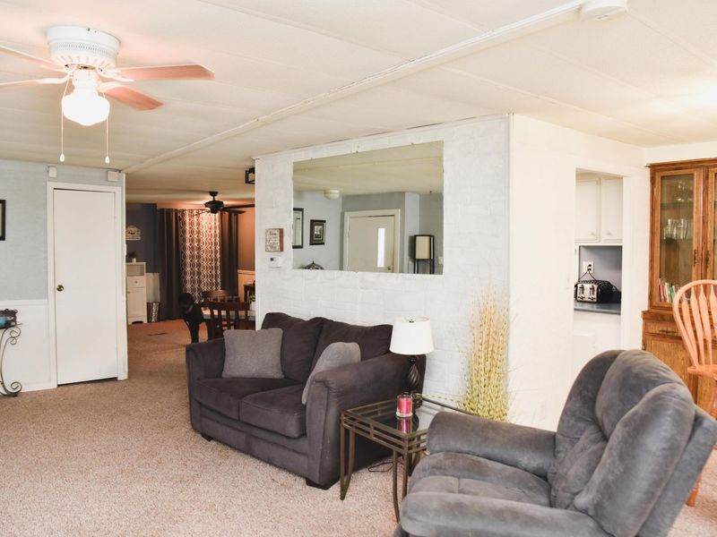 696 Riviera Court , Columbus, OH 43207 Photo 4