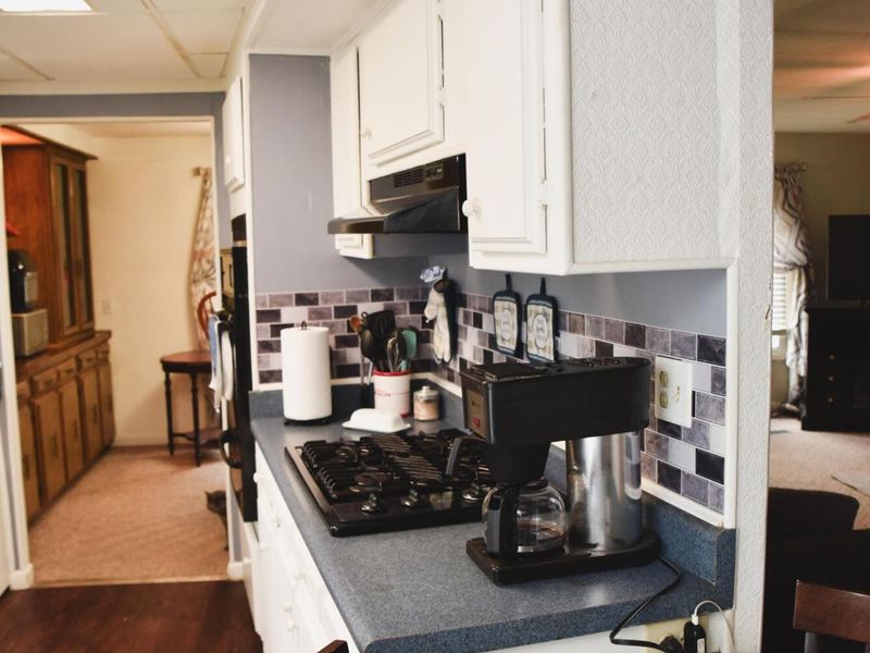 696 Riviera Court , Columbus, OH 43207 Photo 8