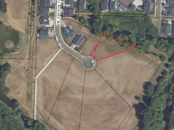 494 SW Oregon Falls Dr, Dallas, OR 97338