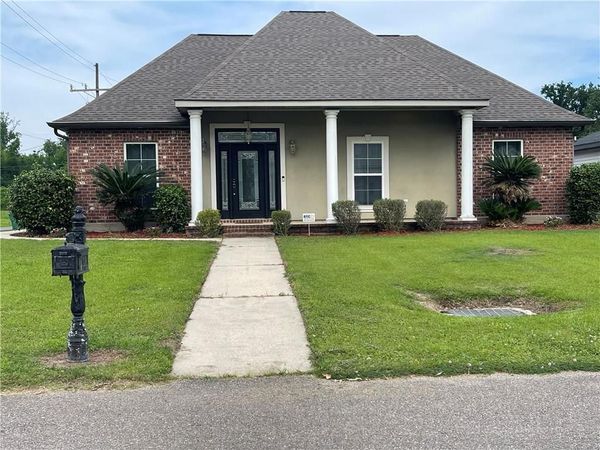 672 GARDENIA Street , LaPlace, LA 70068