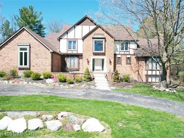 360 Wilshire Drive , Bloomfield Hills, MI 48302