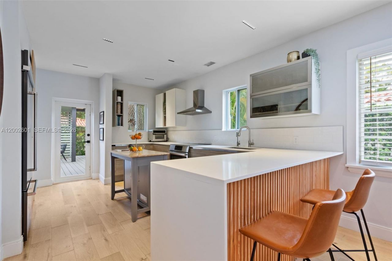 1502 El Rado St, Coral Gables, FL 33134 Photo