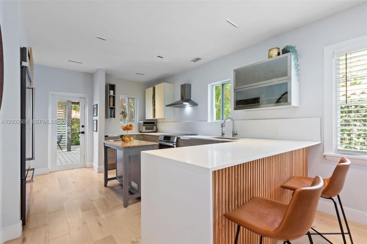 1502 El Rado St, Coral Gables, FL 33134 Photo