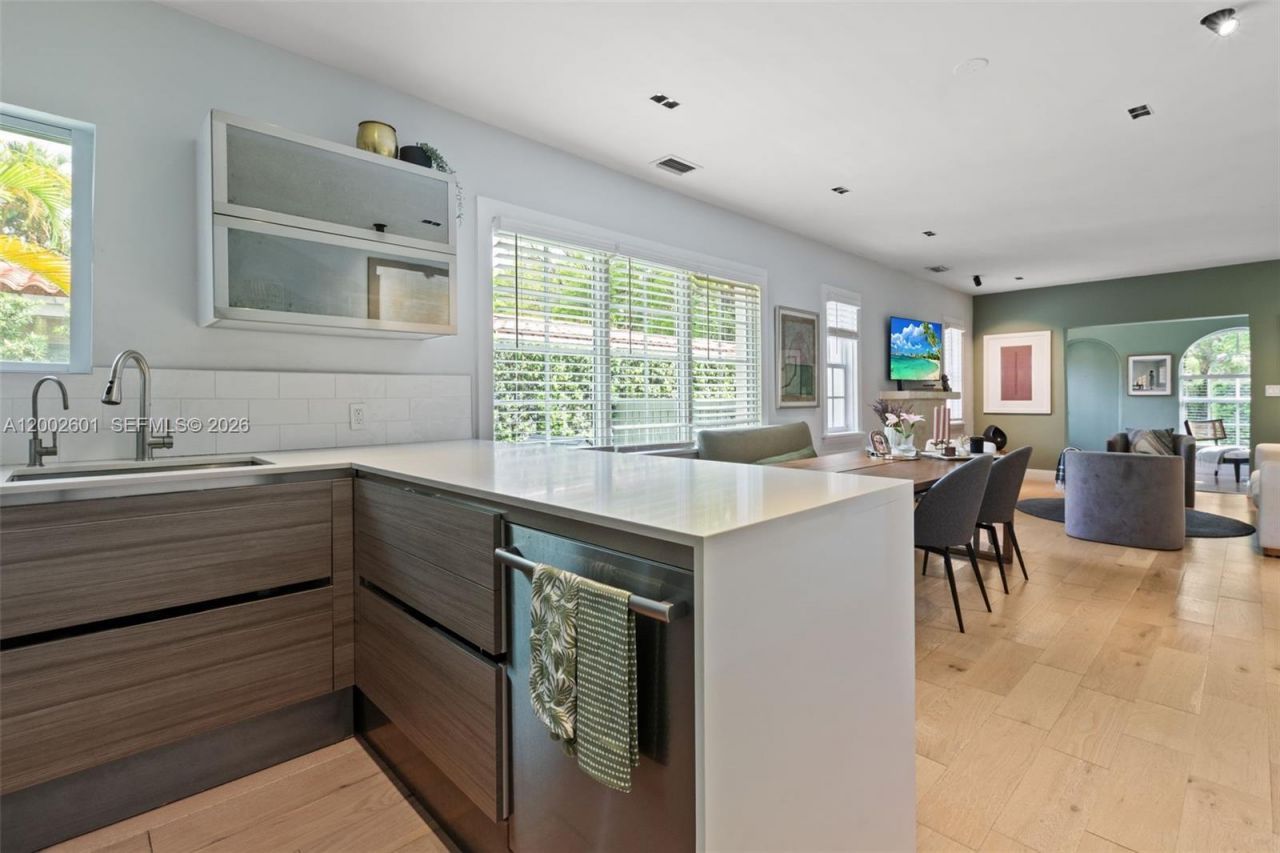 1502 El Rado St, Coral Gables, FL 33134 Photo