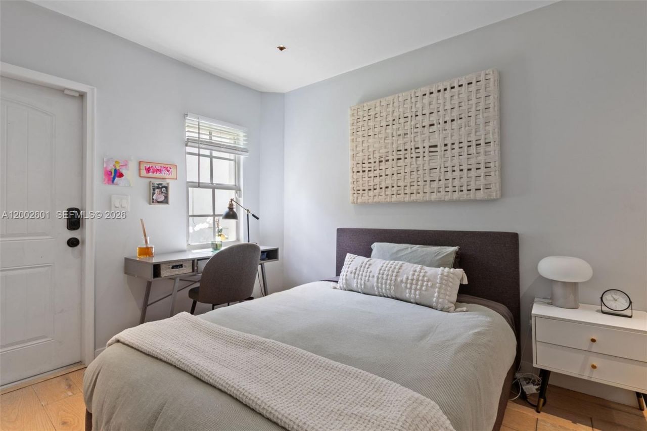 1502 El Rado St, Coral Gables, FL 33134 Photo