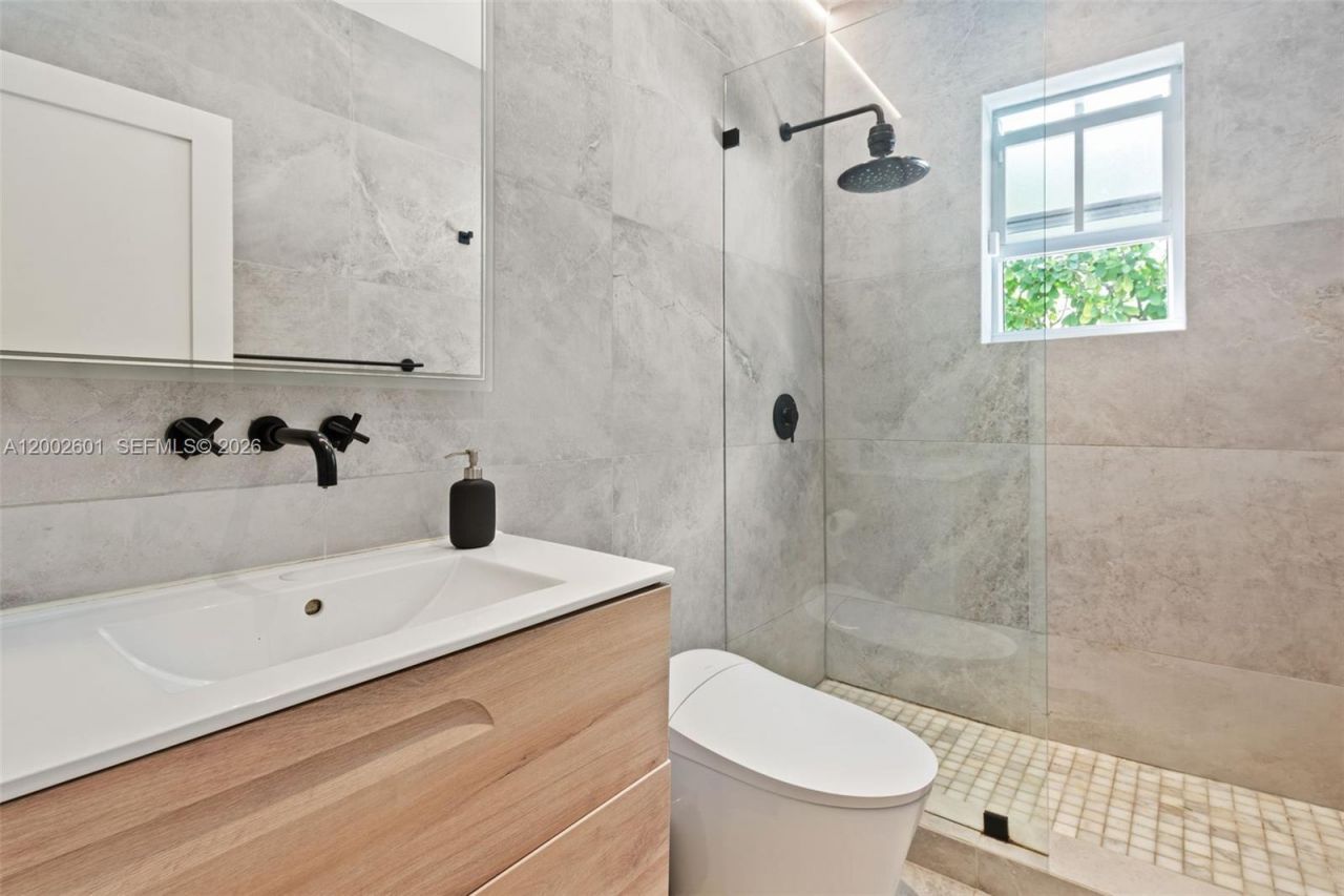 1502 El Rado St, Coral Gables, FL 33134 Photo