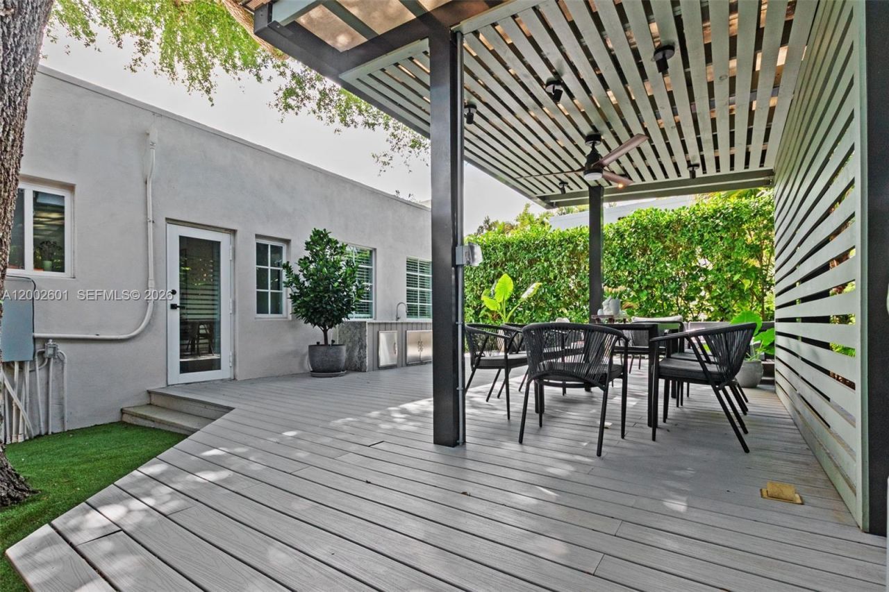 1502 El Rado St, Coral Gables, FL 33134 Photo