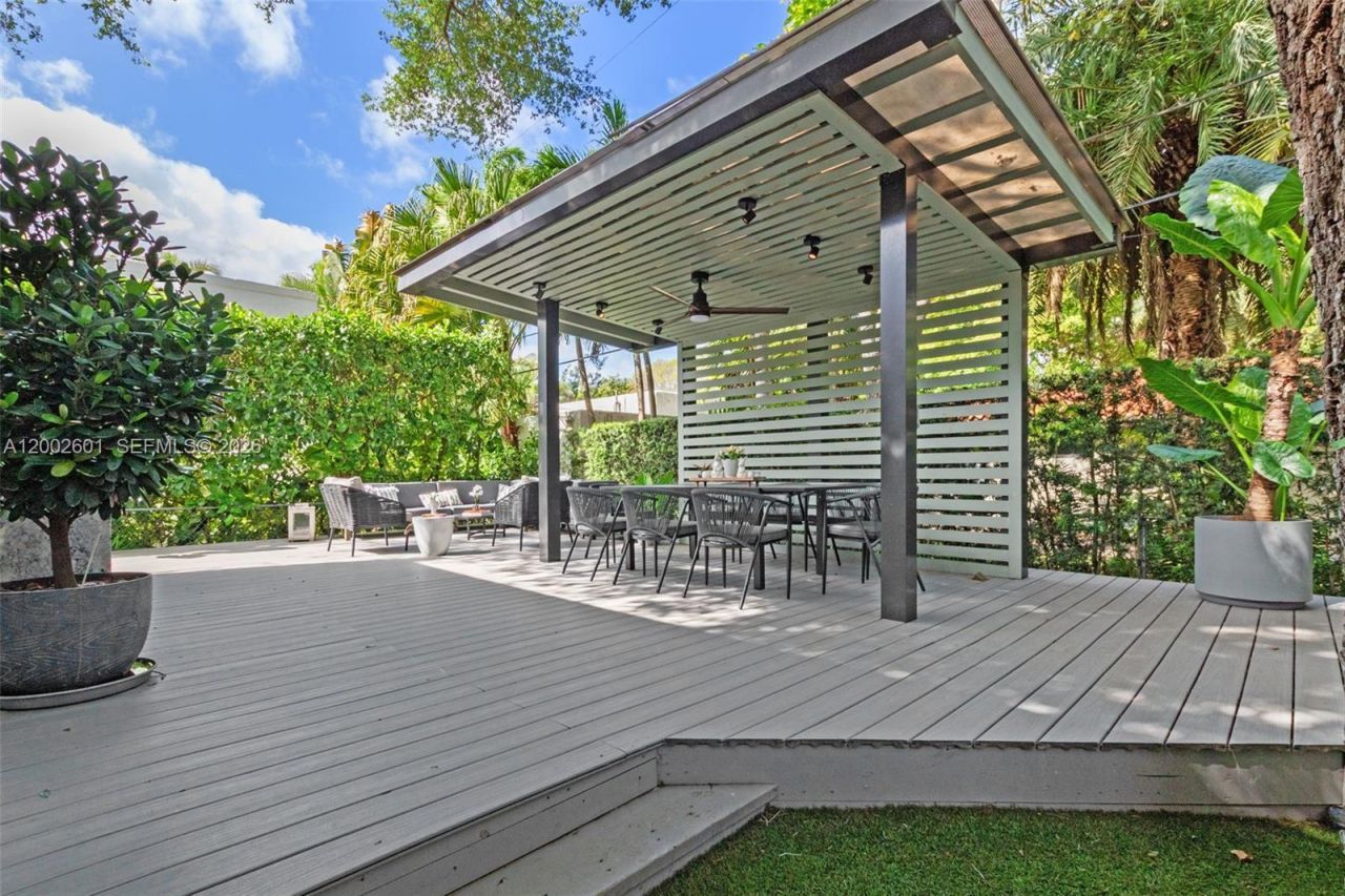 1502 El Rado St, Coral Gables, FL 33134 Photo