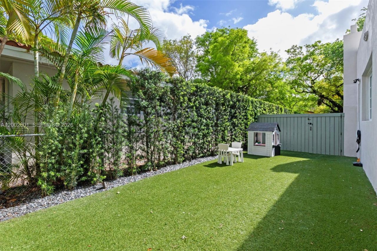 1502 El Rado St, Coral Gables, FL 33134 Photo