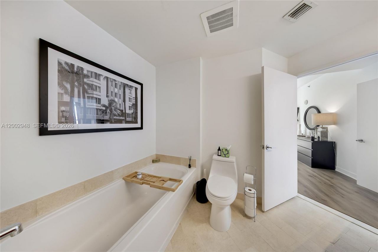 1111 SW 1st Ave , Unit 2719-N, Miami, FL 33130 Photo