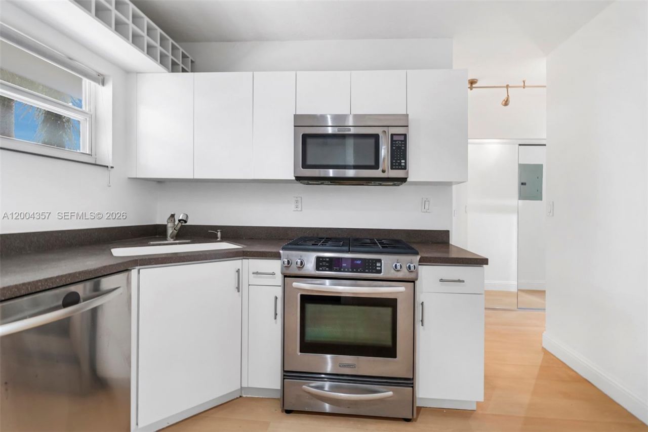 1300 Lincoln Rd, Unit B402, Miami Beach, FL 33139 Photo