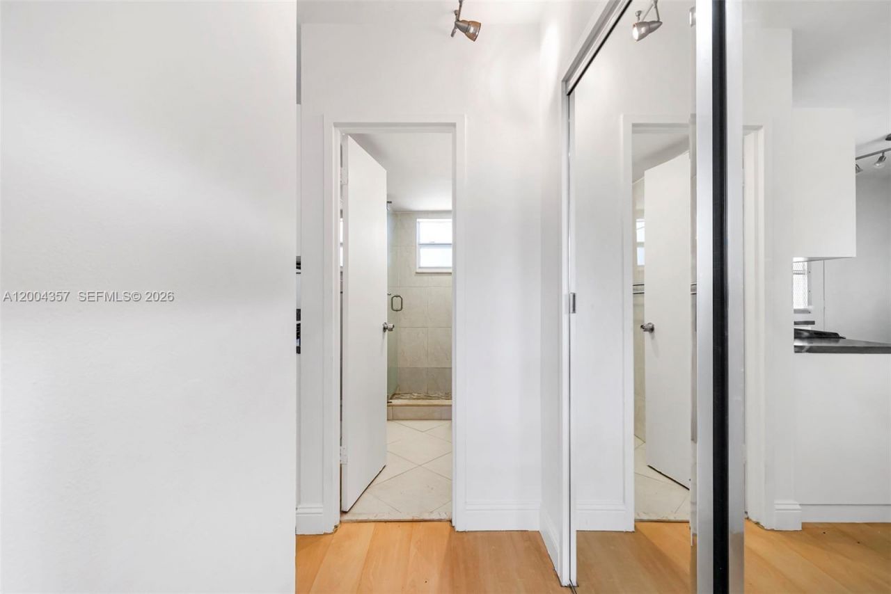 1300 Lincoln Rd, Unit B402, Miami Beach, FL 33139 Photo