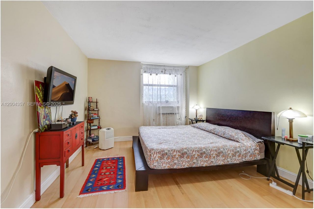 1300 Lincoln Rd, Unit B402, Miami Beach, FL 33139 Photo