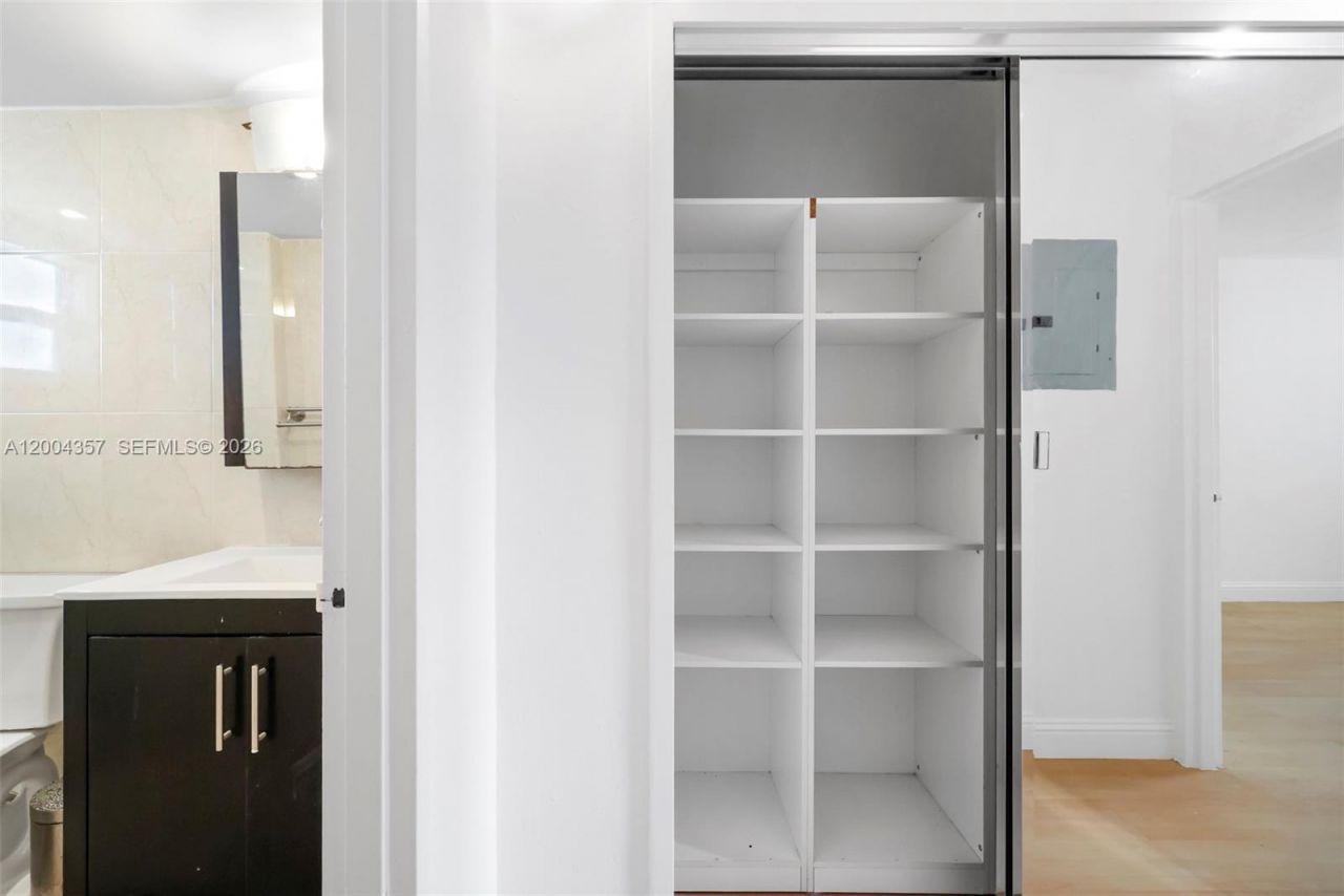 1300 Lincoln Rd, Unit B402, Miami Beach, FL 33139 Photo
