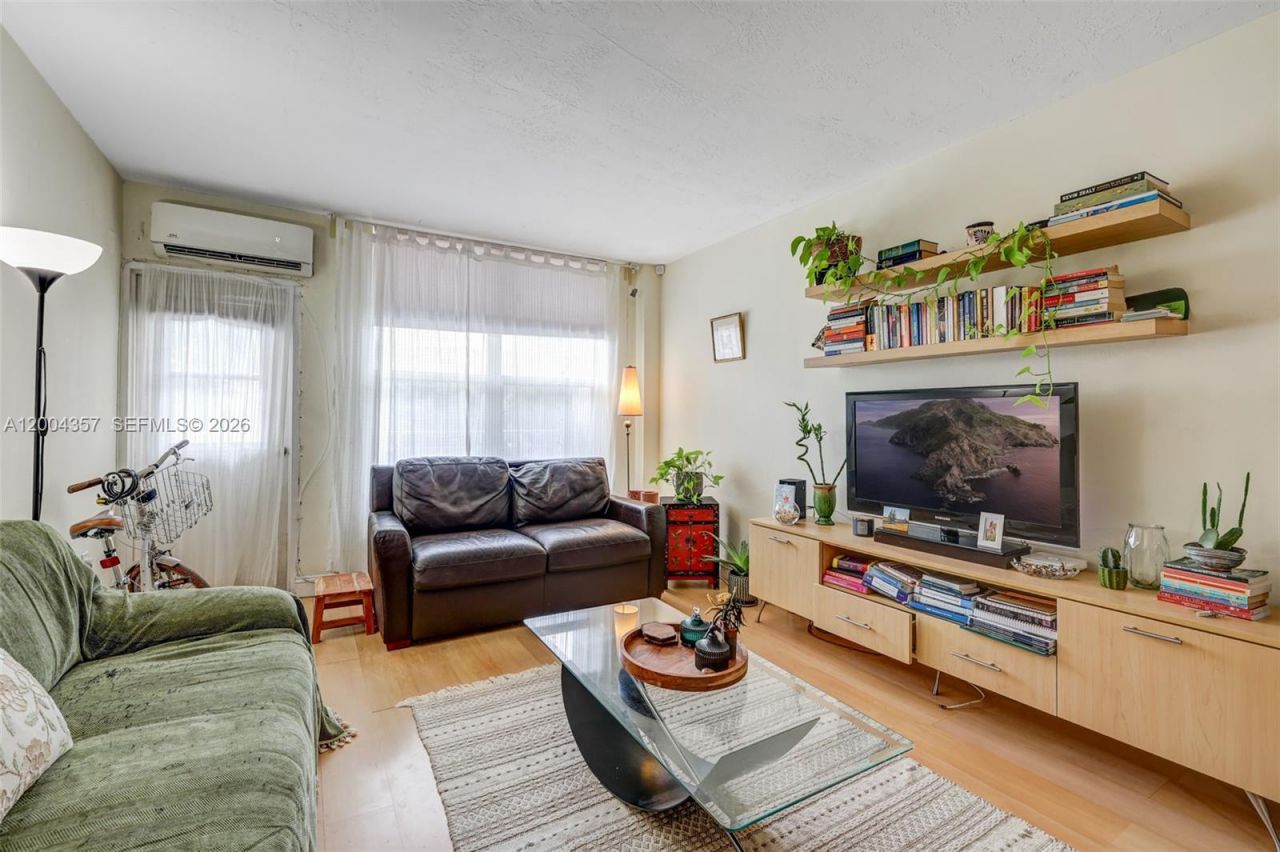 1300 Lincoln Rd, Unit B402, Miami Beach, FL 33139 Photo