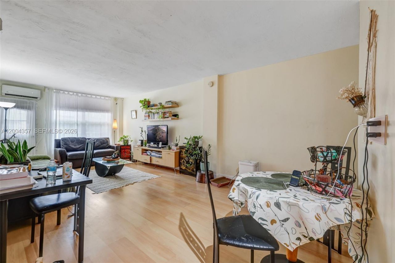 1300 Lincoln Rd, Unit B402, Miami Beach, FL 33139 Photo