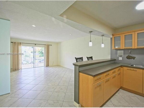7401 SW 82nd St, Unit 207S, Miami, FL 33143