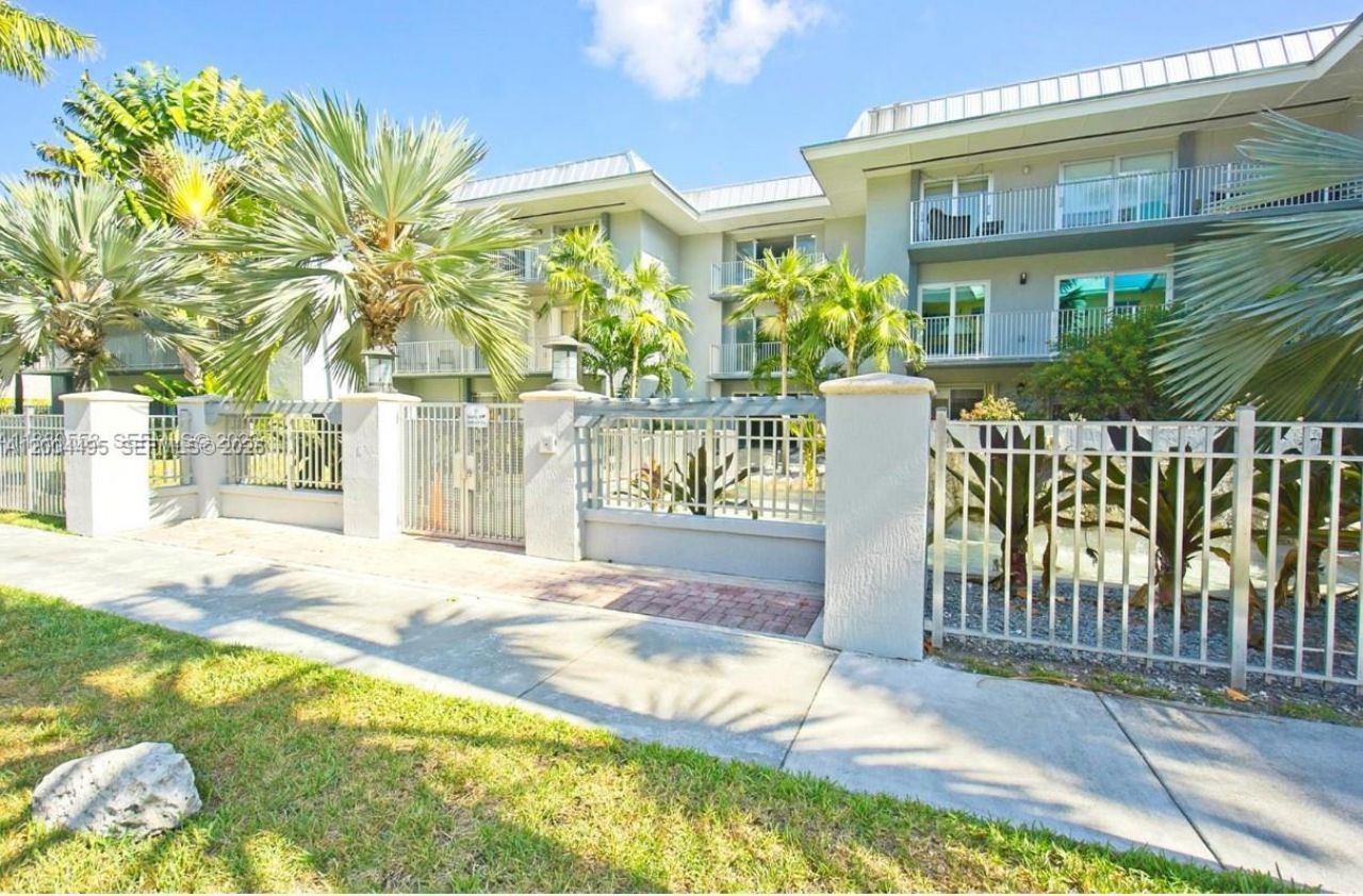 7401 SW 82nd St, Unit 207S, Miami, FL 33143 Photo