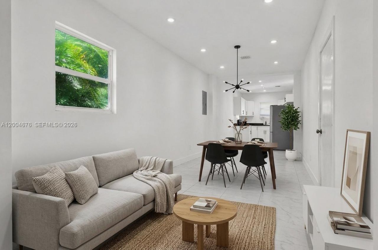 2211 NW 82nd St, Miami, FL 33147 Photo