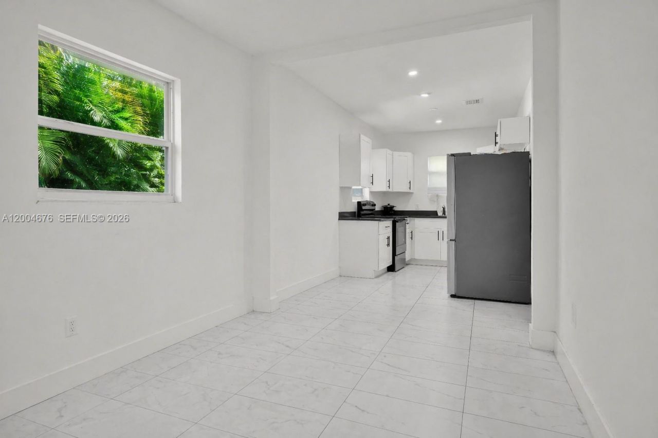 2211 NW 82nd St, Miami, FL 33147 Photo