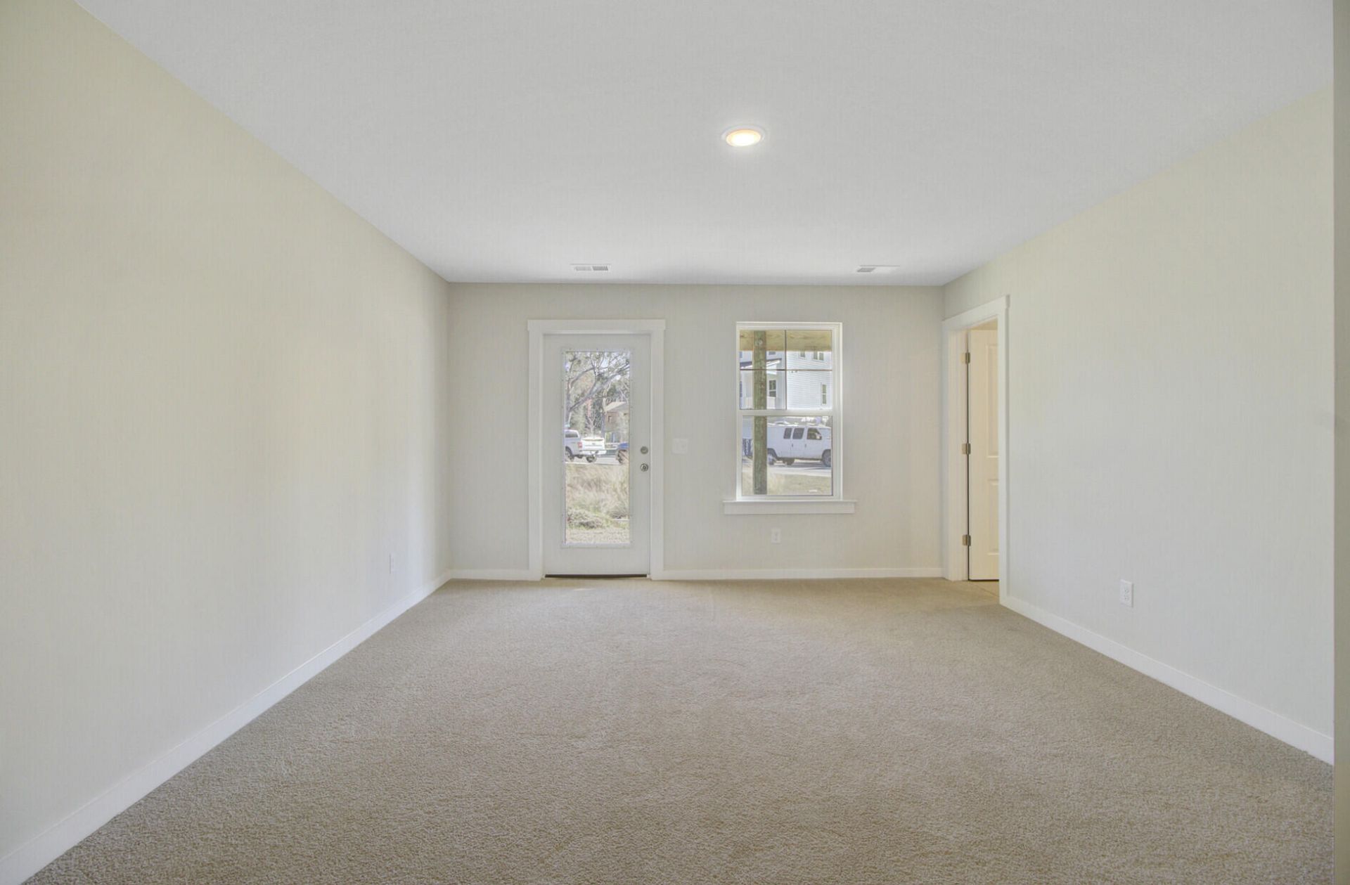 467 Caledon Court Photo 11