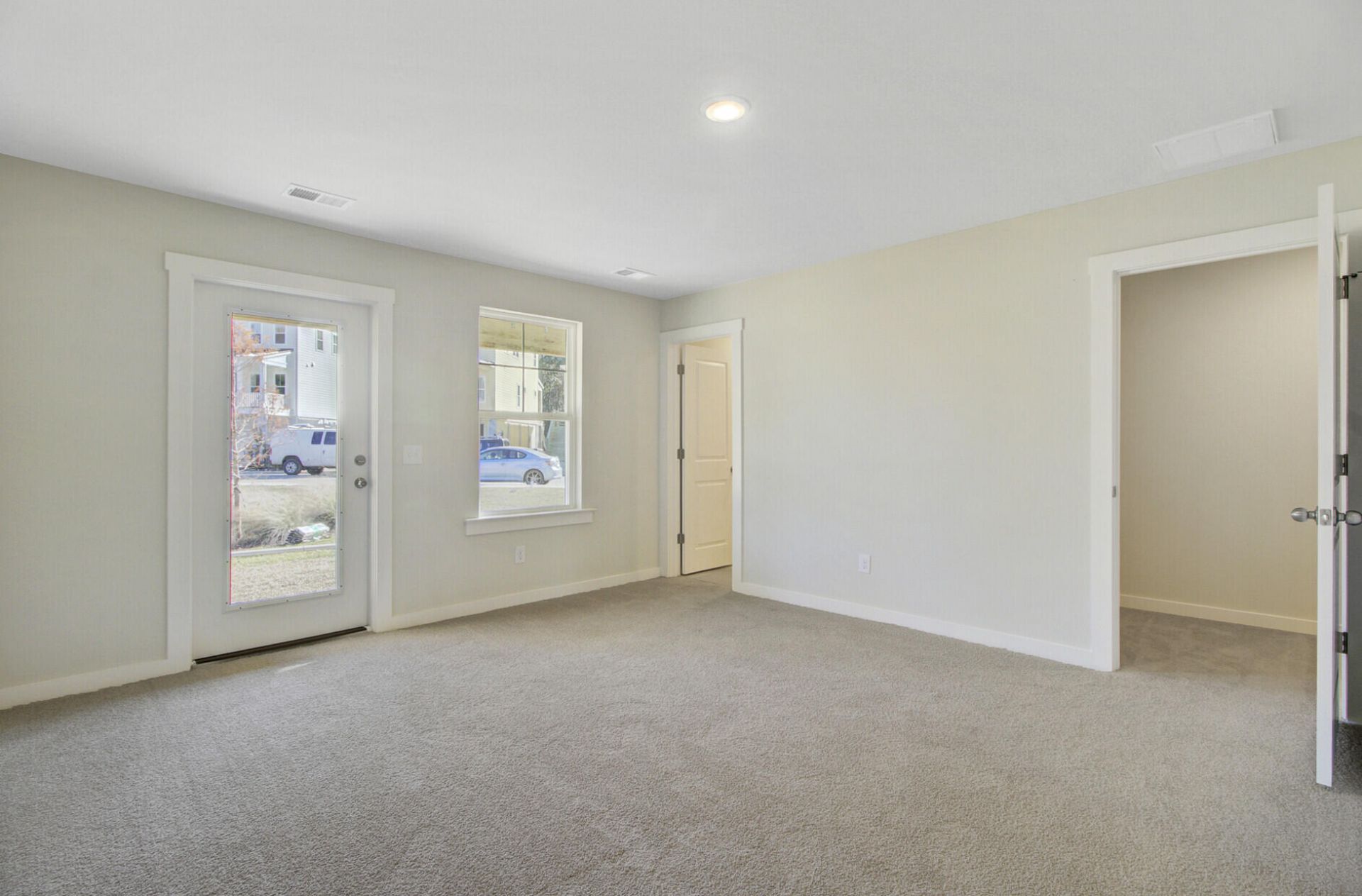 471 Caledon Court Photo 13