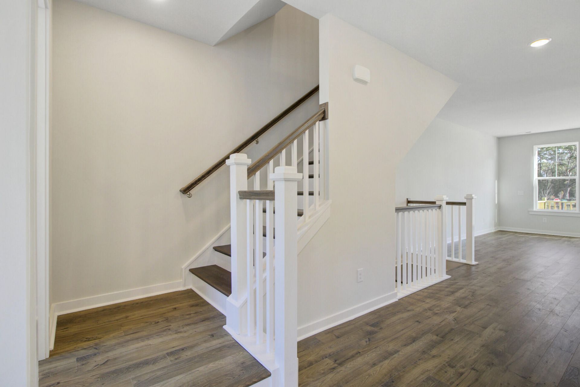 467 Caledon Court Photo 23