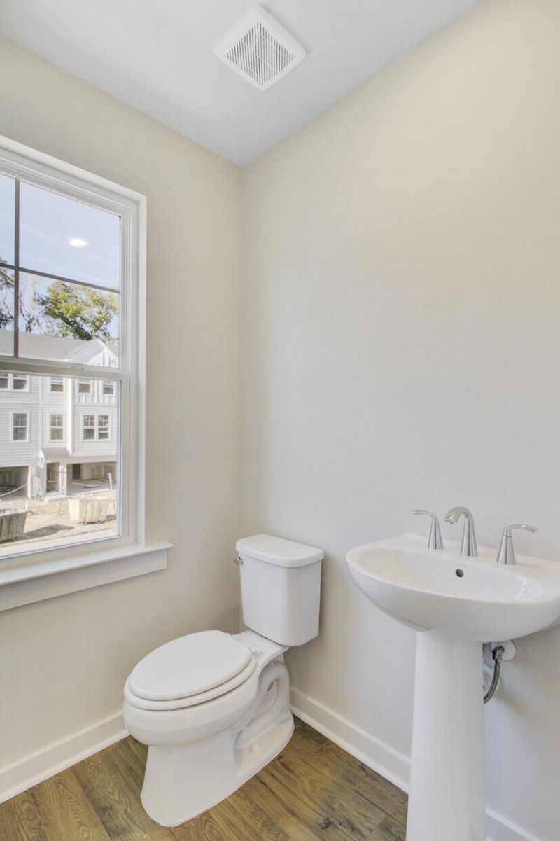 467 Caledon Court Photo 24