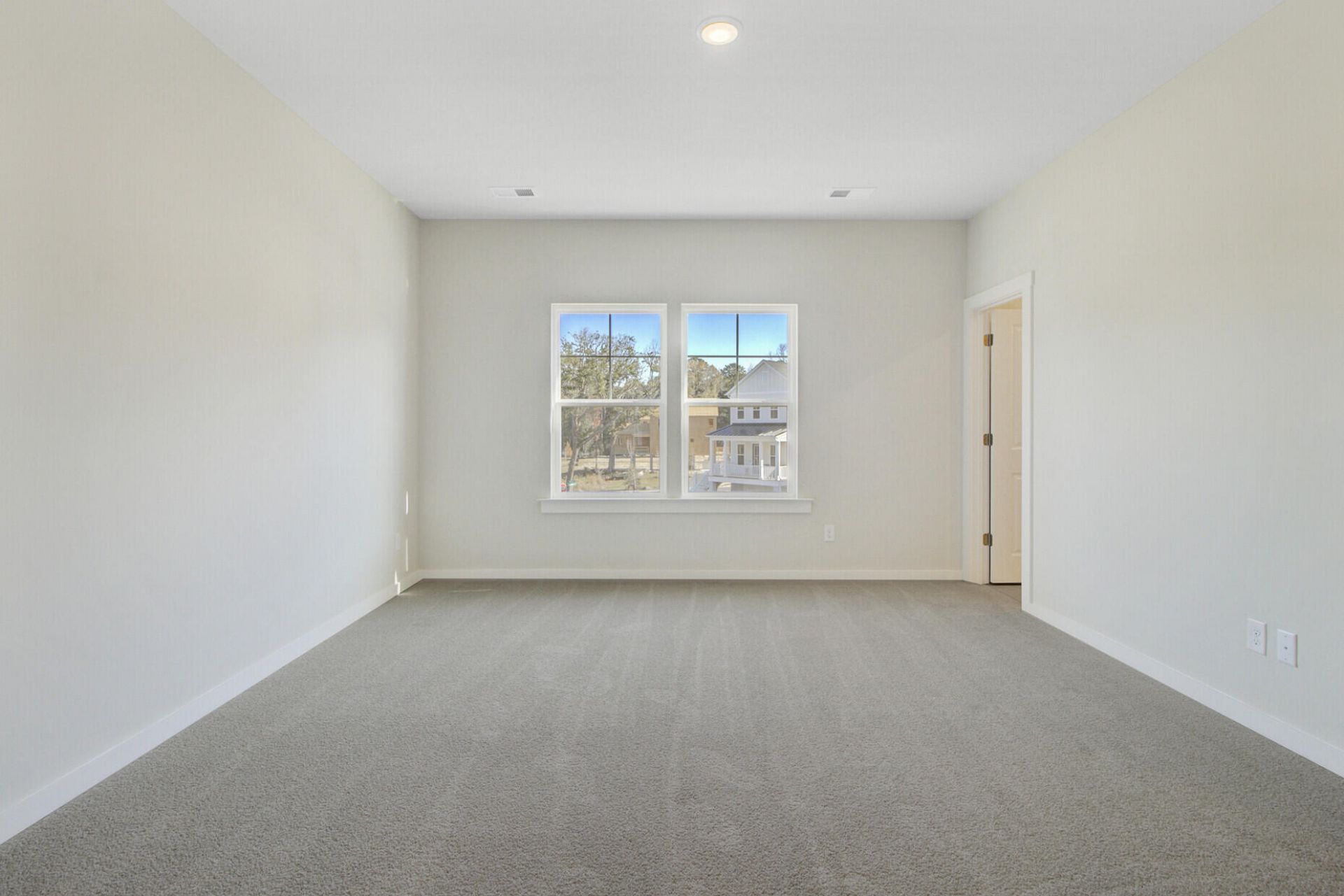 471 Caledon Court Photo 26