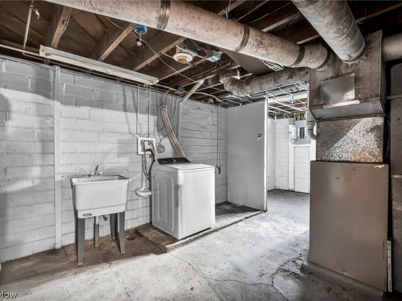 17913 Flamingo Avenue, Cleveland, OH 44135 Photo 39