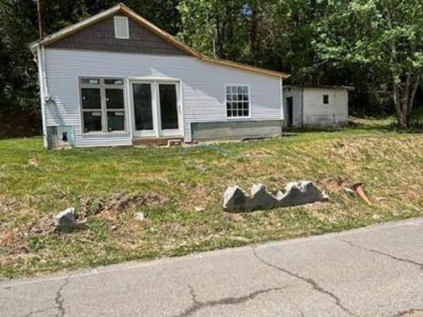 550 Baumgartner Rd, Harriman, TN 37748