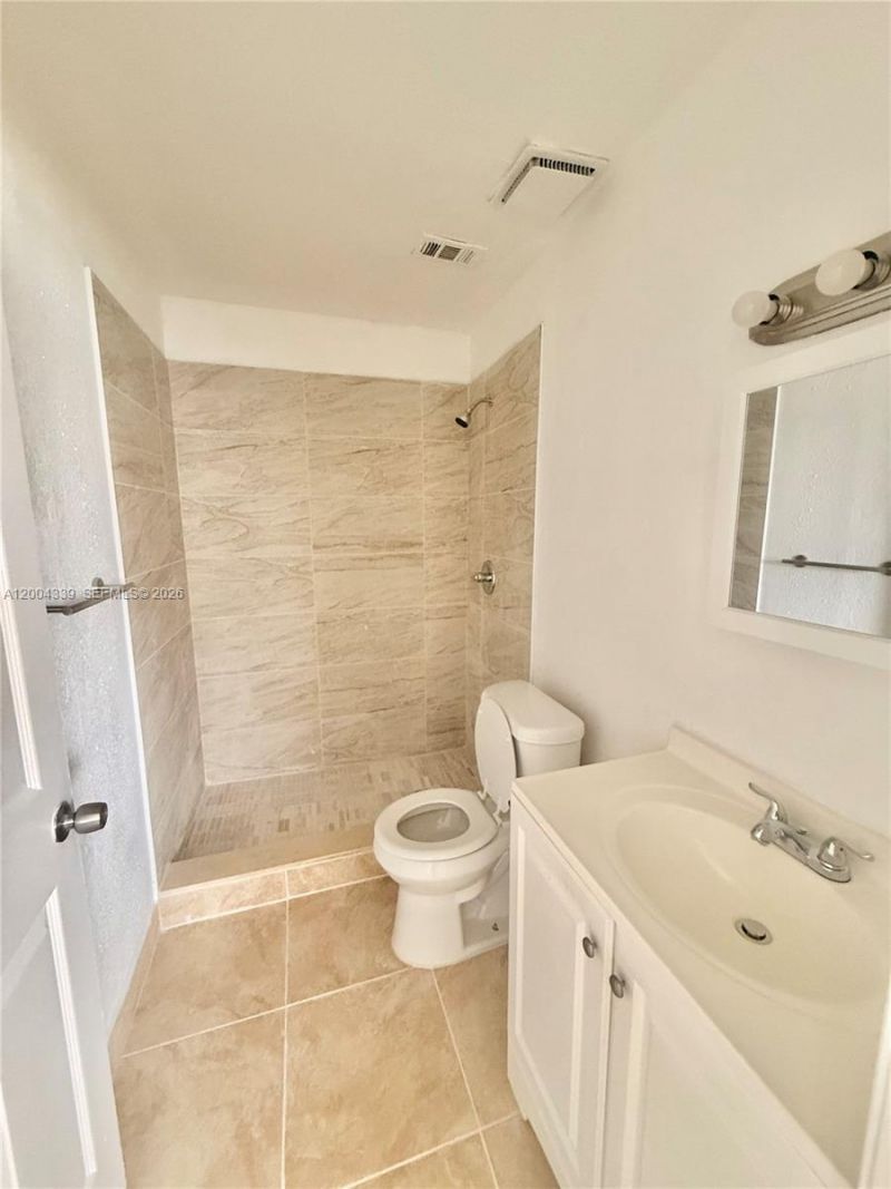 1990 NW 183rd St , Unit 9, Miami Gardens, FL 33056 Photo
