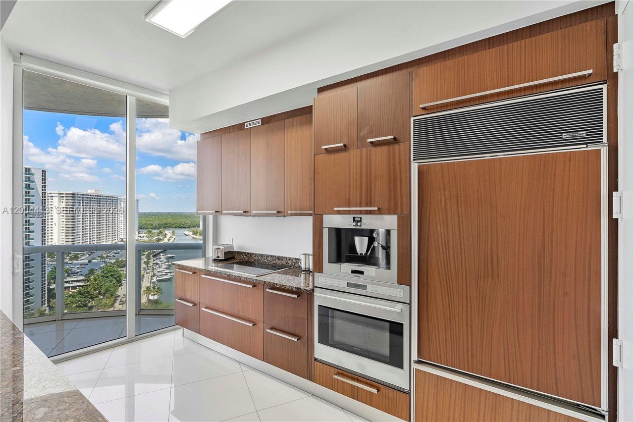 15811 Collins Ave, Unit 1205, Sunny Isles Beach, FL 33160 Photo