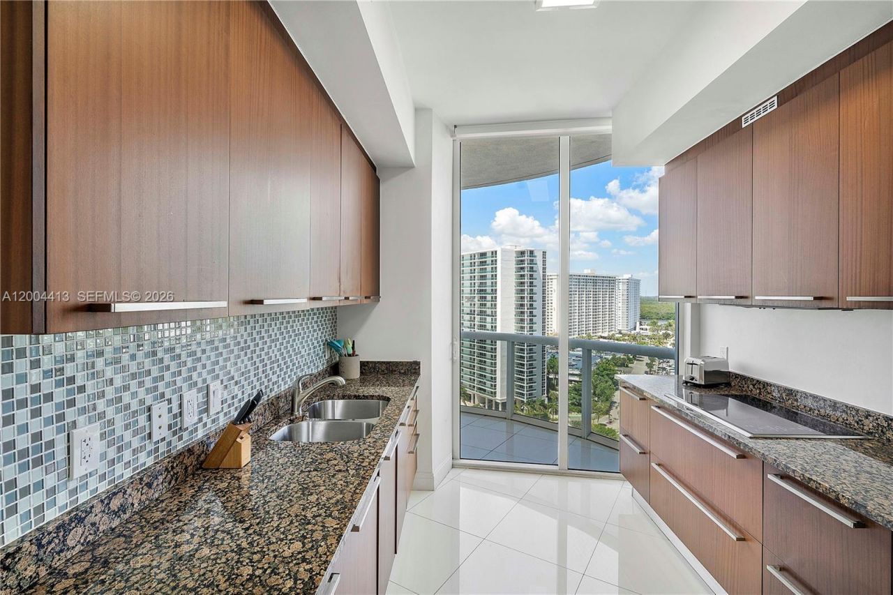 15811 Collins Ave, Unit 1205, Sunny Isles Beach, FL 33160 Photo