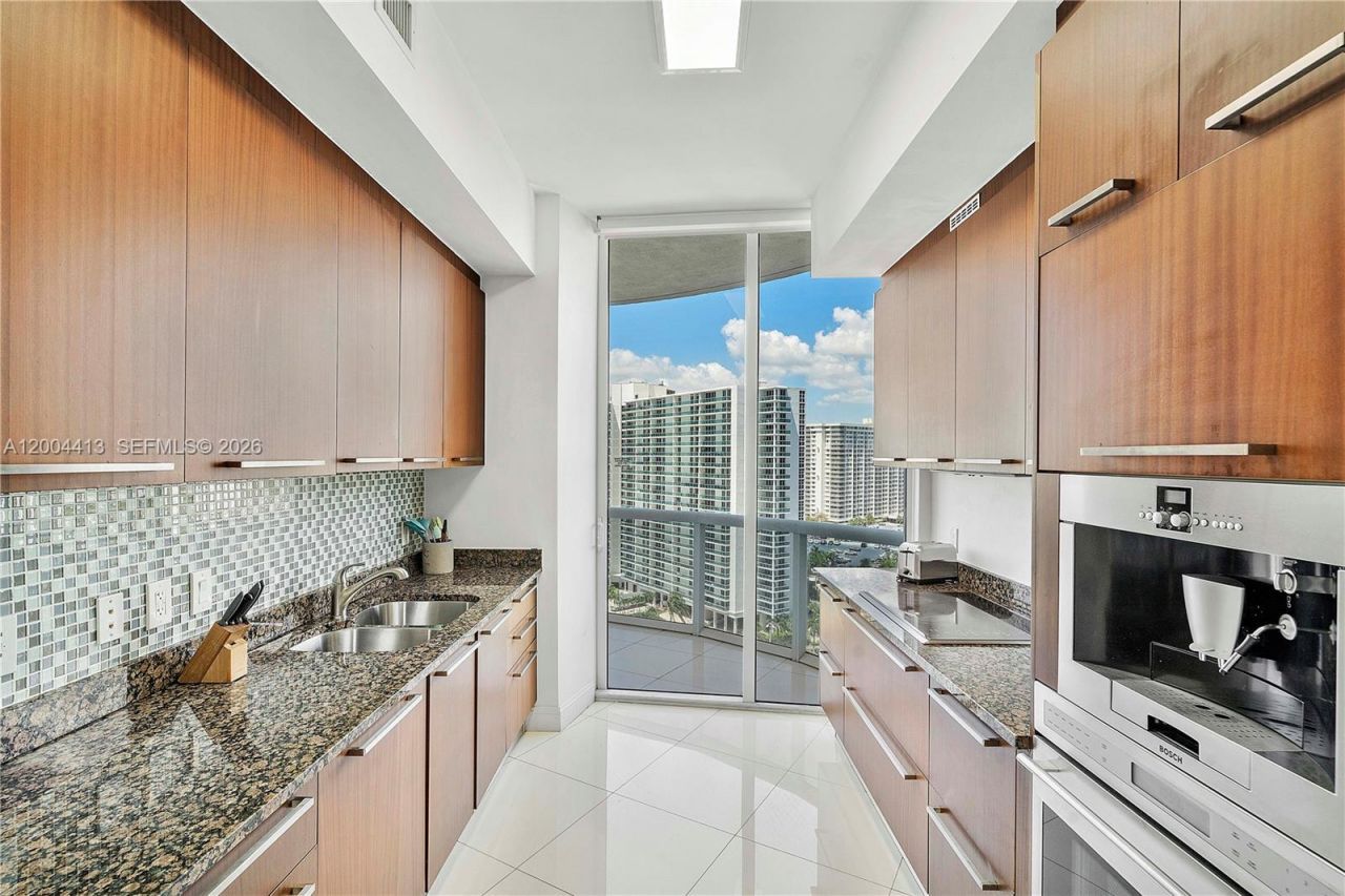 15811 Collins Ave, Unit 1205, Sunny Isles Beach, FL 33160 Photo