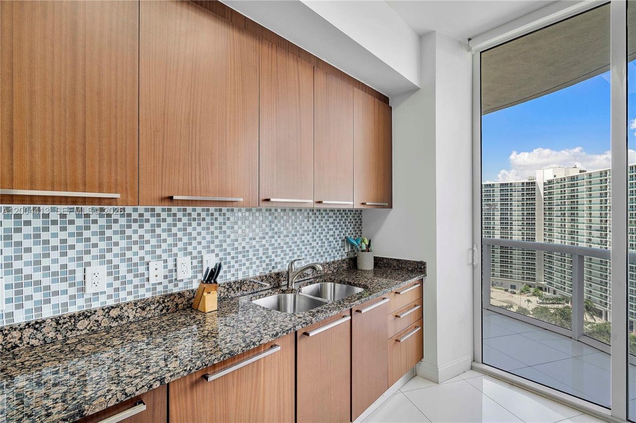 15811 Collins Ave, Unit 1205, Sunny Isles Beach, FL 33160 Photo