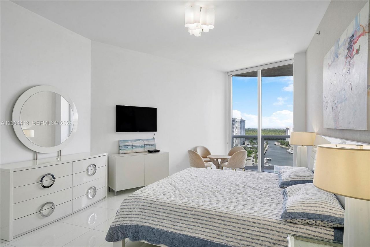 15811 Collins Ave, Unit 1205, Sunny Isles Beach, FL 33160 Photo