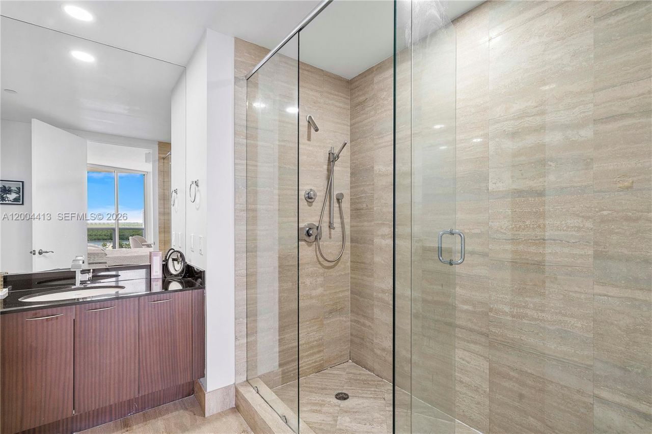 15811 Collins Ave, Unit 1205, Sunny Isles Beach, FL 33160 Photo