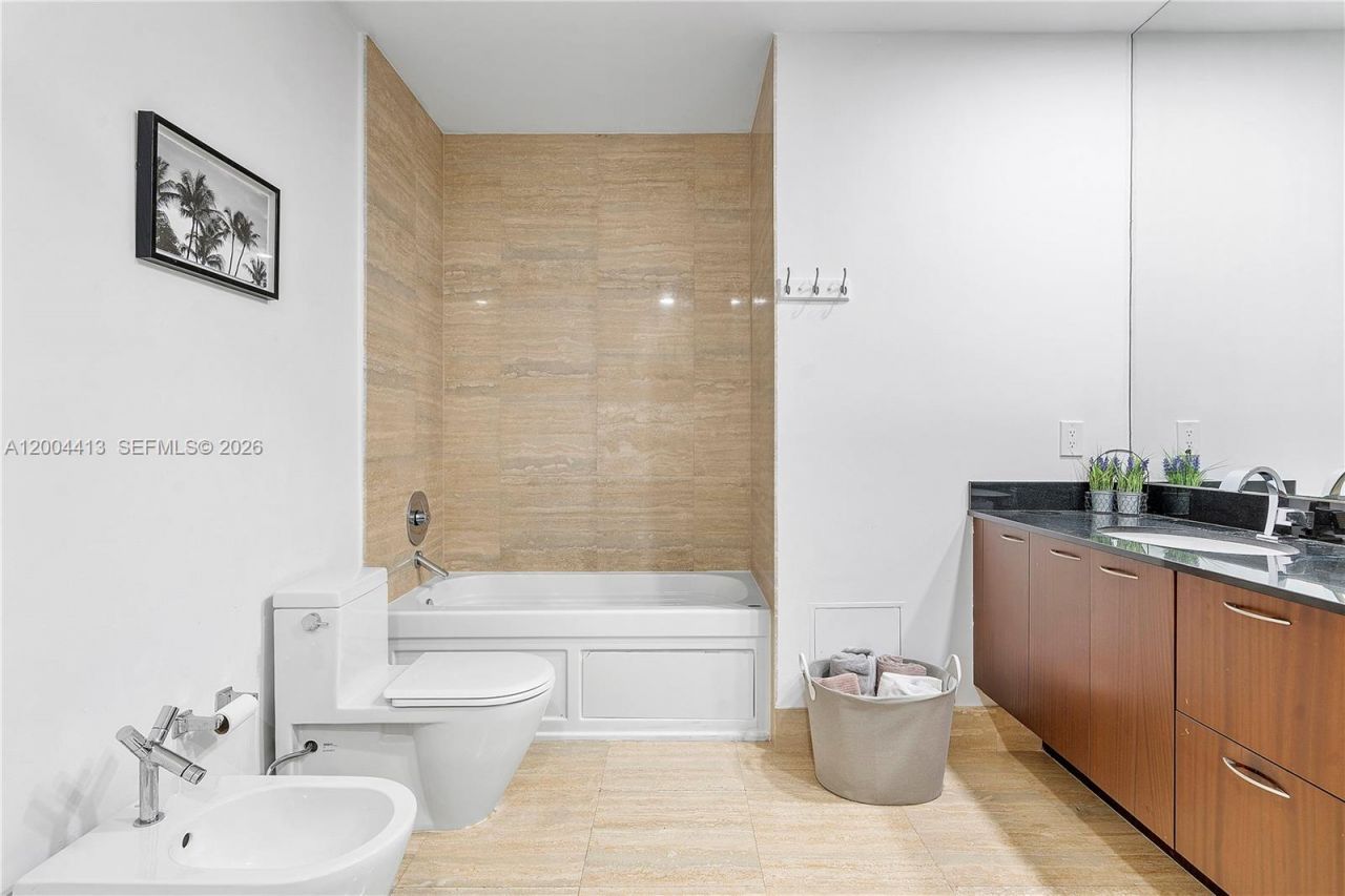 15811 Collins Ave, Unit 1205, Sunny Isles Beach, FL 33160 Photo