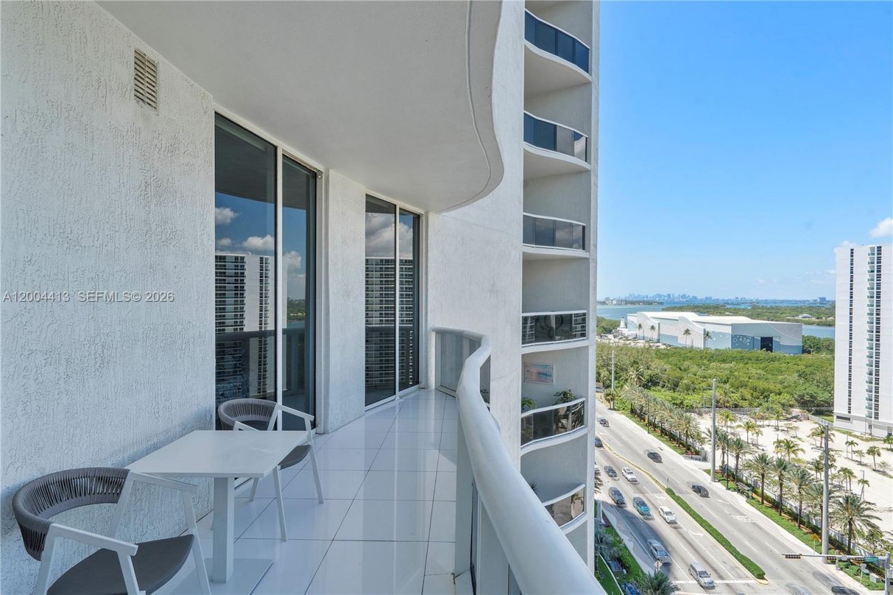 15811 Collins Ave, Unit 1205, Sunny Isles Beach, FL 33160 Photo