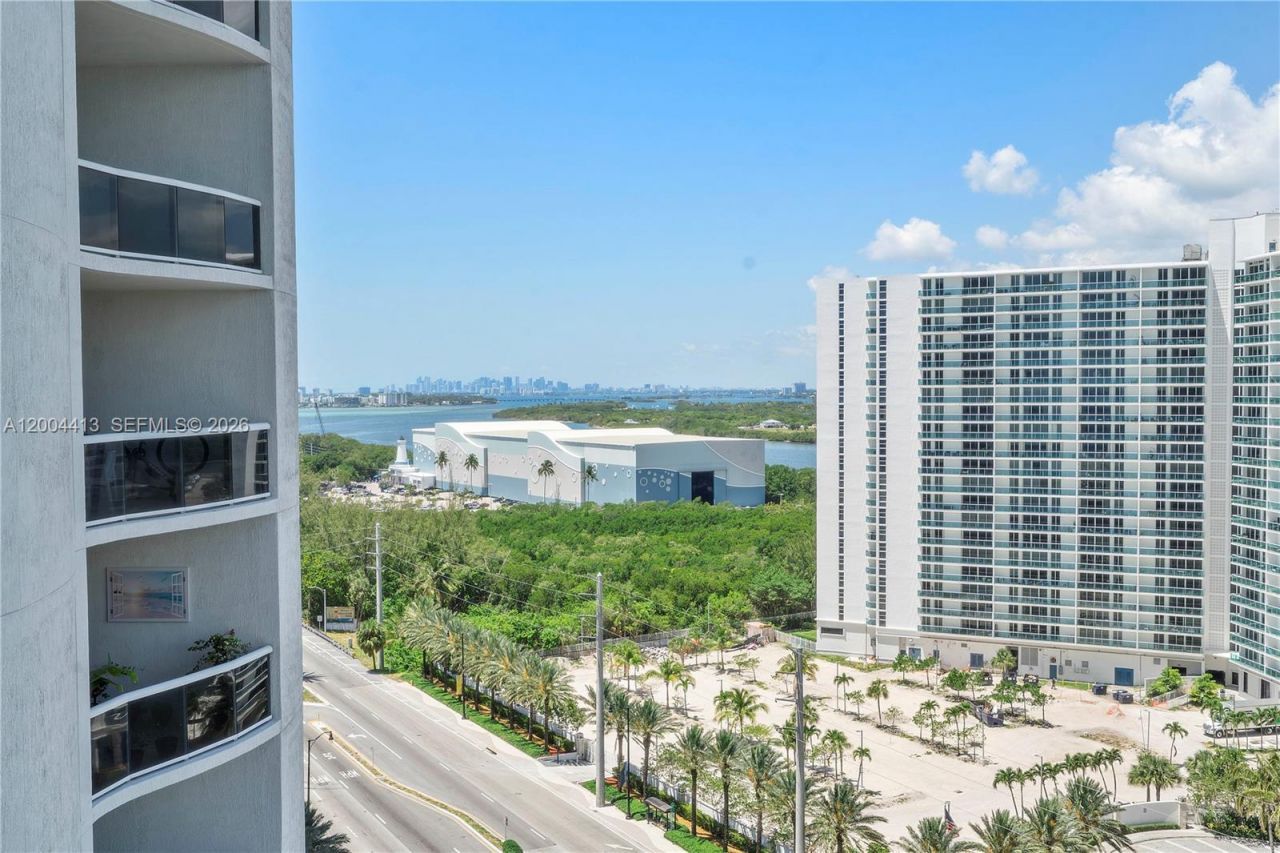 15811 Collins Ave, Unit 1205, Sunny Isles Beach, FL 33160 Photo